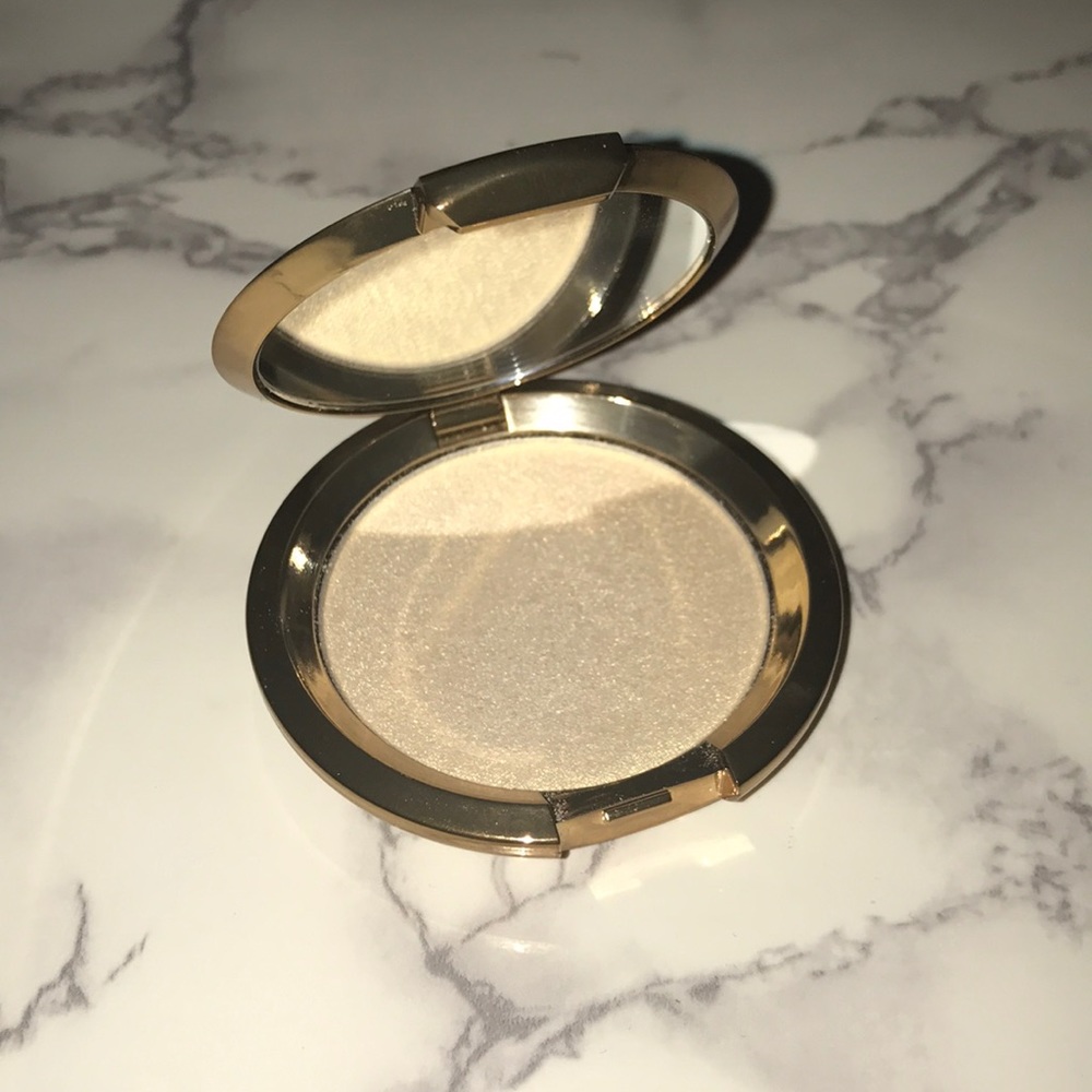 Becca Light Chaser Highlighter | Pearl to Gold